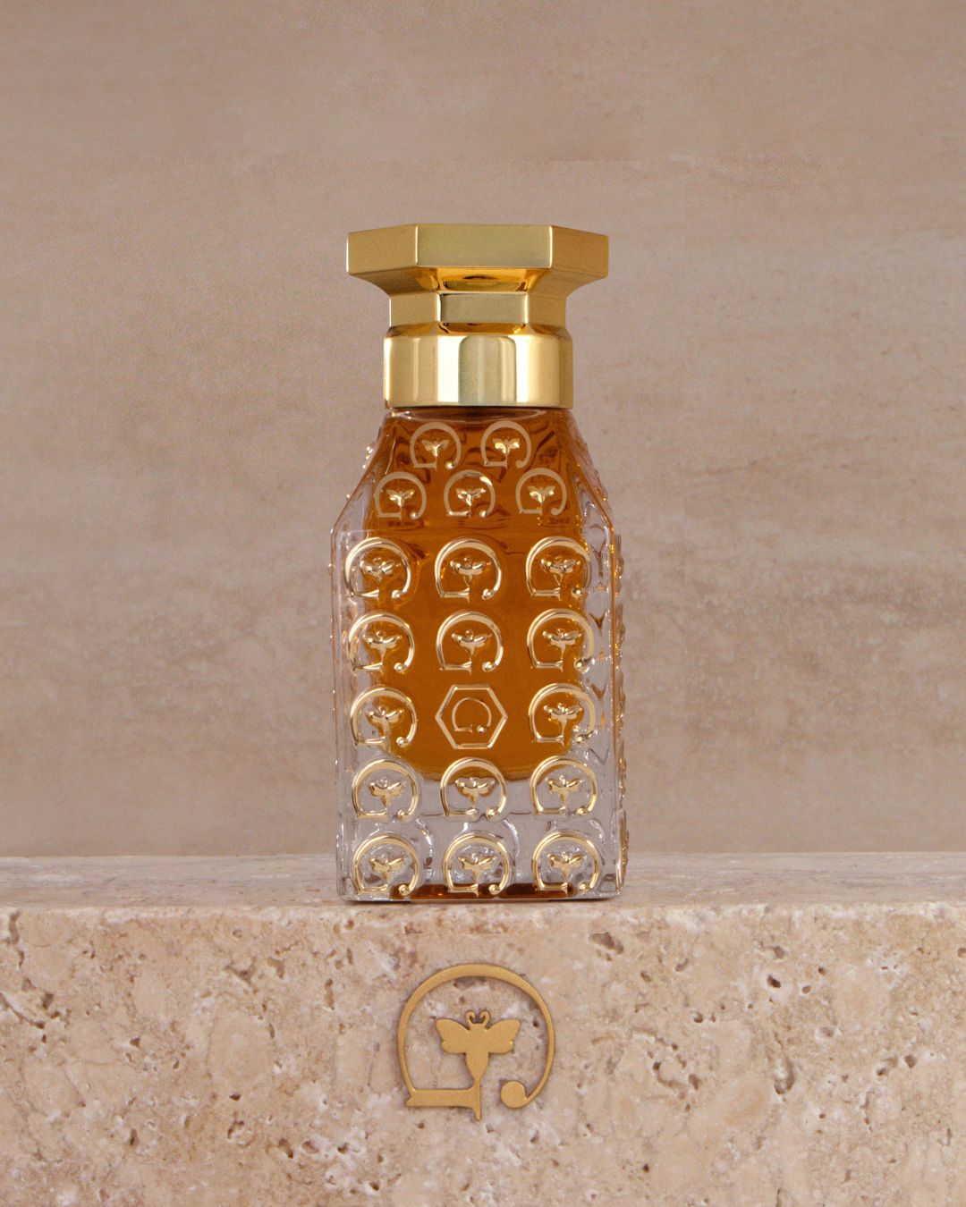 JE SOLEILLE, Skin ignited by light.